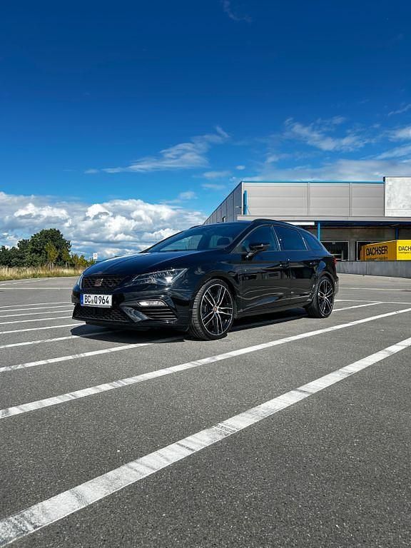 Schwarz Gebraucht 2020 Cupra Leon Limousine | 24.999 € (Fairer Preis) - Bild 1/4