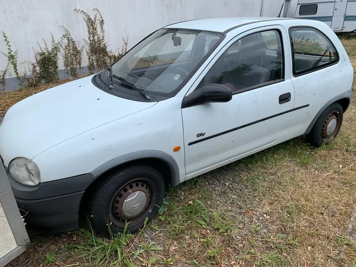 Gebraucht Opel Corsa 60 PS (44 kW) 1997 Weiß Kleinwagen