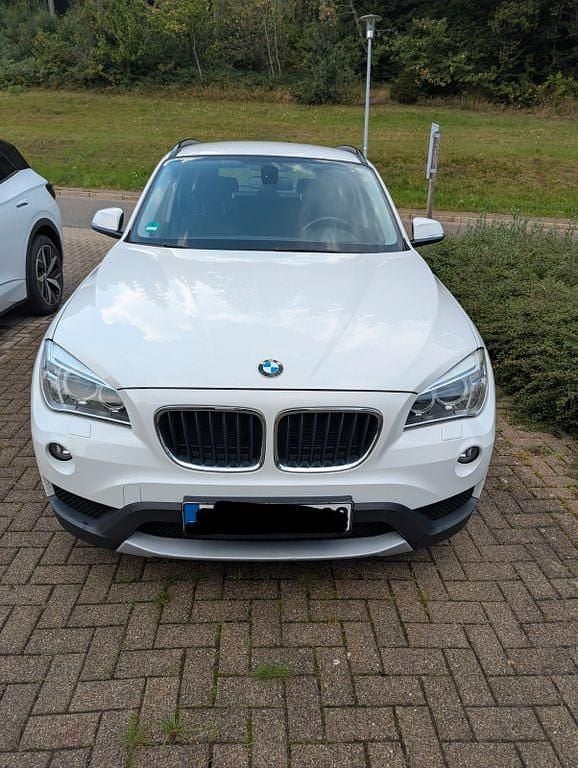 Weiß Gebraucht 2013 BMW X1 SUV | 6.100 € (Guter Preis) - Bild 1/4