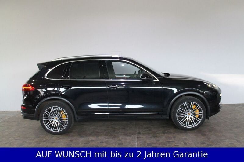 Tiefschwarzmetallic Gebraucht 2014 Porsche Cayenne Turbo Chrono SUV | 43.990 € (Fairer Preis) - Bild 1/4