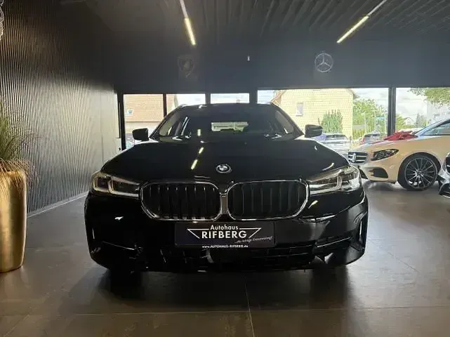 Gebraucht BMW 530e Performance 292 PS (214 kW) 2022 Schwarz Kombi