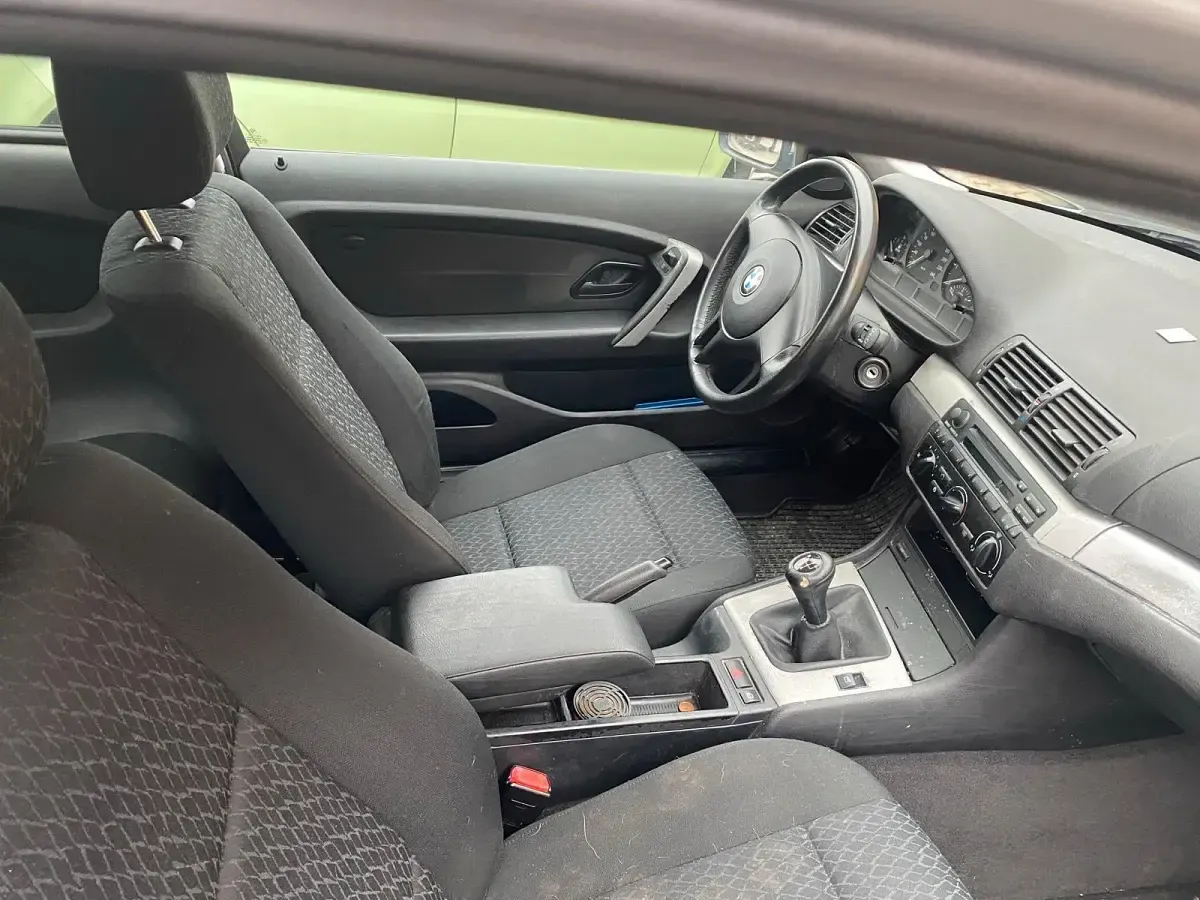 Gebraucht BMW 320 150 PS (110 kW) 2003 Silber Limousine