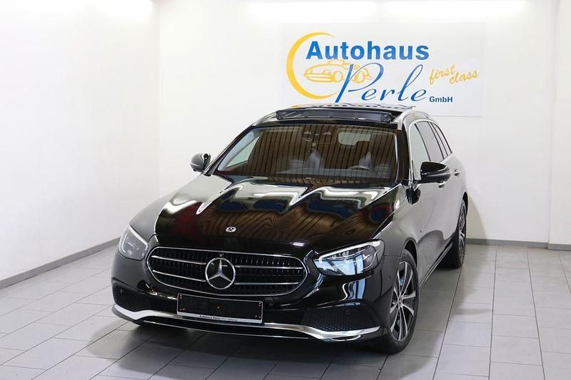 Gebraucht Mercedes E300 194 PS (142 kW) 2021 Schwarz Limousine
