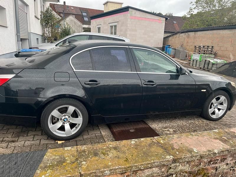 Gebraucht BMW 525 177 PS (130 kW) 2006 Schwarz Limousine