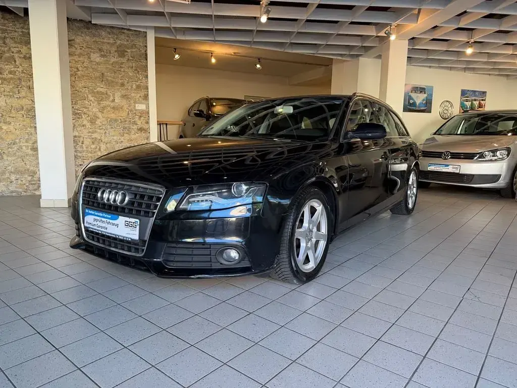 Second-hand Audi A4 Ambition 120 CP (88 kW) 2011 Negru Break