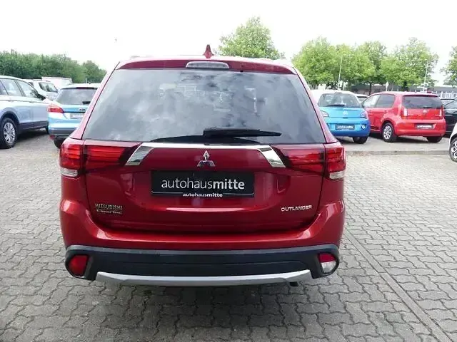 Gebraucht Mitsubishi Outlander Edition 150 PS (110 kW) 2018 Rot SUV