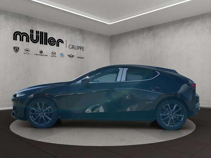Neu Mazda 3 Exclusive 140 PS (102 kW) 2026 Jet black Limousine
