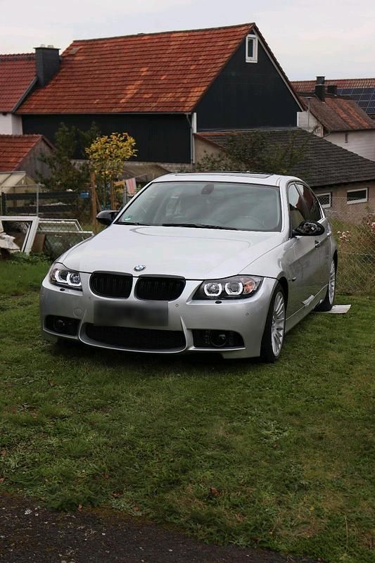 Gebraucht BMW 325 218 PS (160 kW) 2005 Silber Limousine