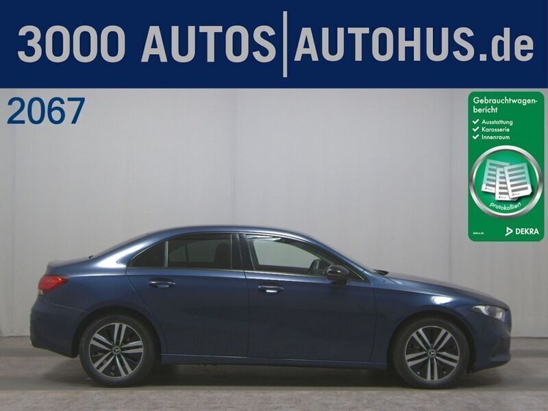 Blau Gebraucht 2021 Mercedes A180 Progressive Limousine | 15.450 € (Fairer Preis) - Bild 1/4