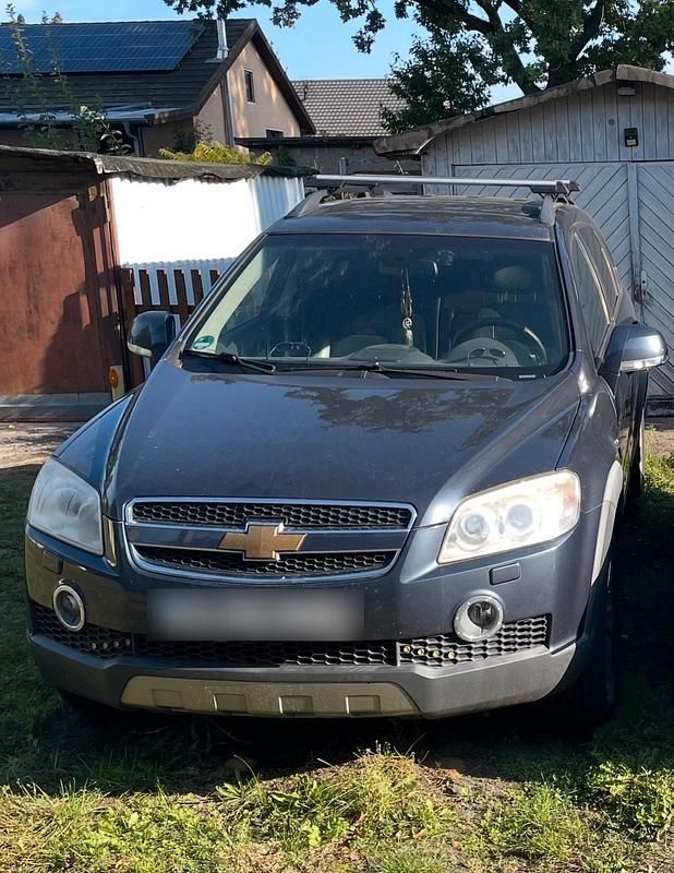 Grau Gebraucht 2009 Chevrolet Captiva SUV | 3.500 € (Fairer Preis) - Bild 1/1