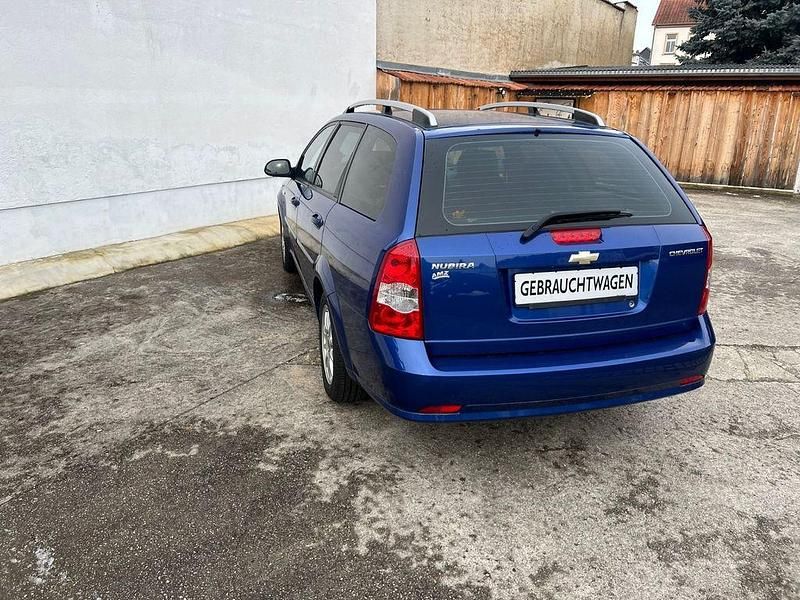 Gebraucht Chevrolet Nubira SX 109 PS (80 kW) 2006 Blau Kombi