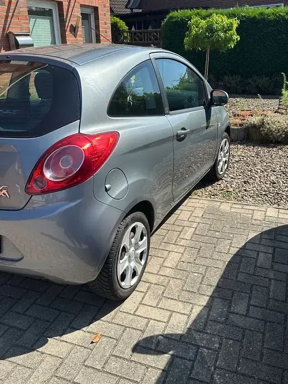 Gebraucht Ford Ka Titanium 69 PS (50 kW) 2010 Grau Kleinwagen