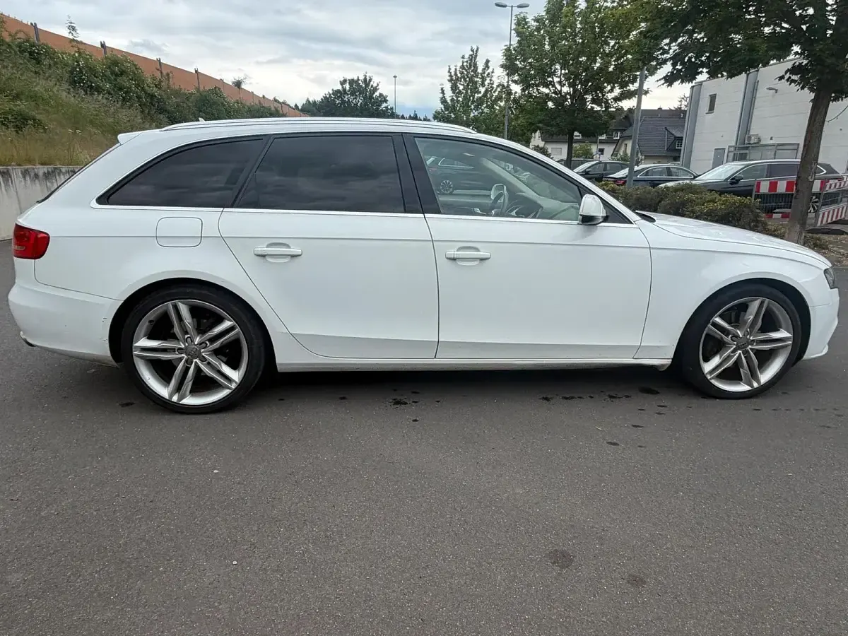 Gebraucht Audi A4 241 PS (177 kW) 2011 Weiß Kombi