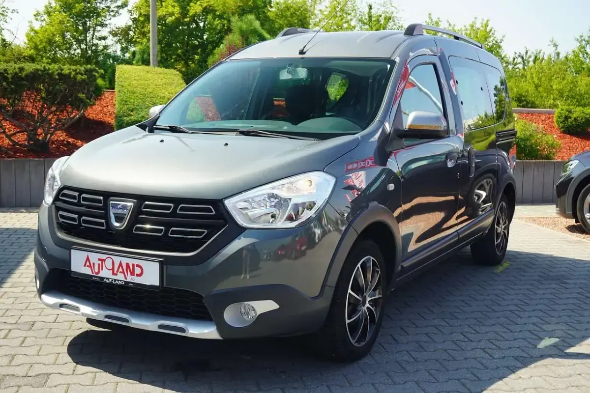 Gebraucht Dacia Dokker Ambiance 102 PS (75 kW) 2018 Islandgraumet. Van / Kleinbus