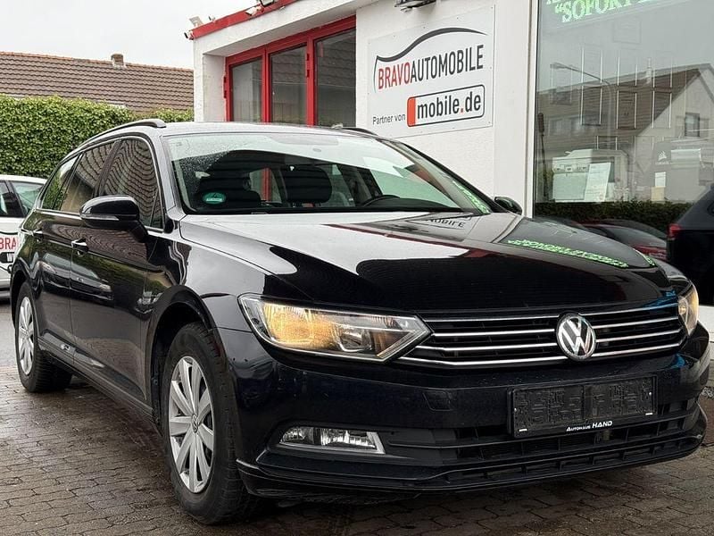 Gebraucht VW Passat Comfortline 125 PS (91 kW) 2018 Schwarz Kombi