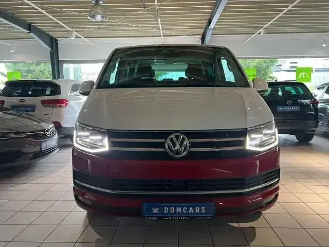 Używany VW Multivan Generation Six 204 KM (150 kW) 2016 Czerwony Minivan