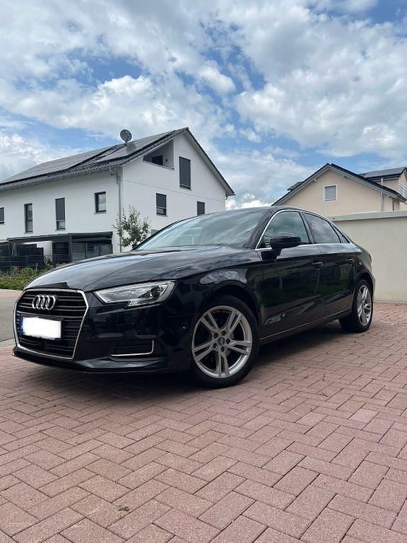 Schwarz Gebraucht 2018 Audi A3 Ambiente Limousine | 17.900 € (Fairer Preis) - Bild 1/4
