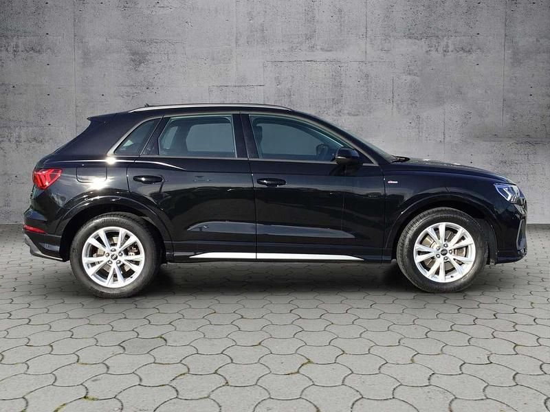 Gebraucht Audi Q3 S-Line 190 PS (139 kW) 2022 Mythosschwarz metallic SUV