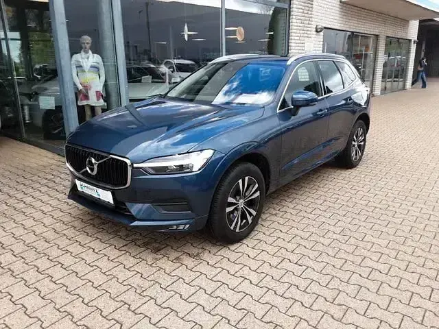 Gebraucht Volvo XC60 Momentum 197 PS (144 kW) 2021 Denimblau (metallic) SUV