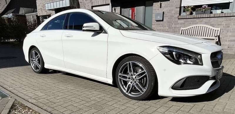 Weiß Gebraucht 2018 Mercedes CLA250 AMG line Limousine | 25.950 € (Fairer Preis) - Bild 1/4