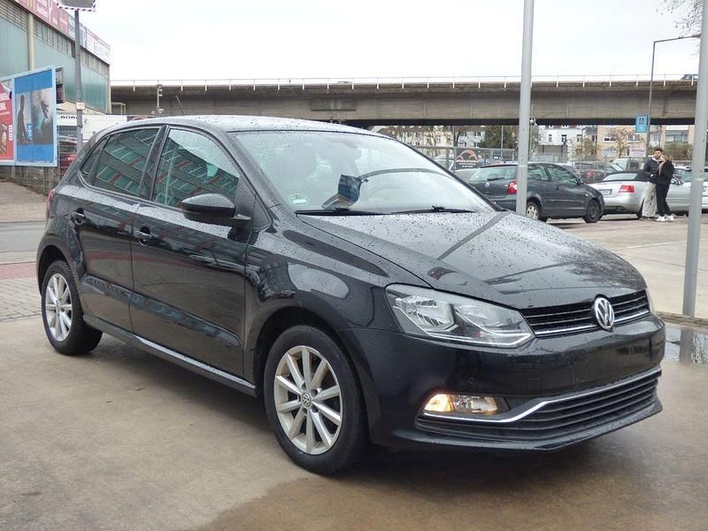 Gebraucht VW Polo LOUNGE 90 PS (66 kW) 2015 Schwarz Limousine