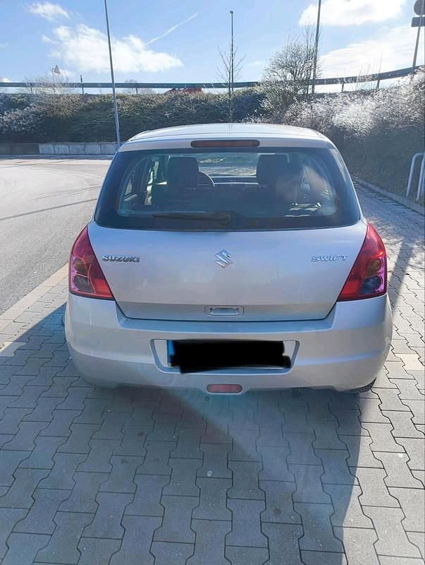 Gebraucht Suzuki Swift 92 PS (67 kW) 2009 Silber Kleinwagen