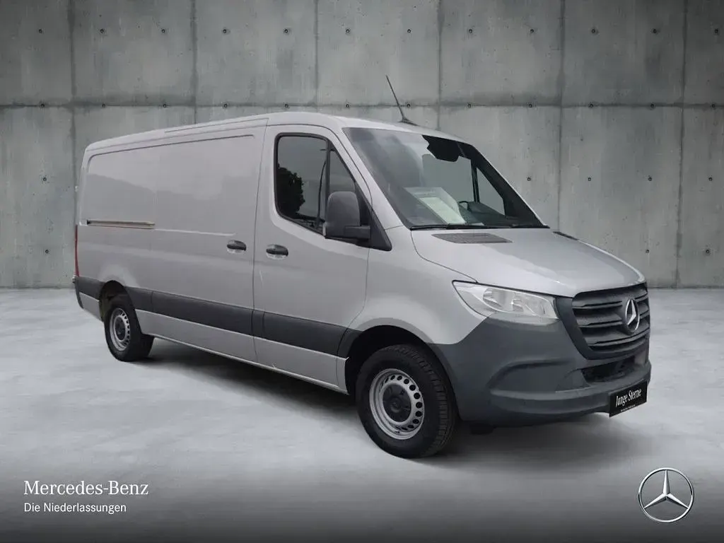 Używany Mercedes Sprinter 150 KM (110 kW) 2021 Srebrny Van