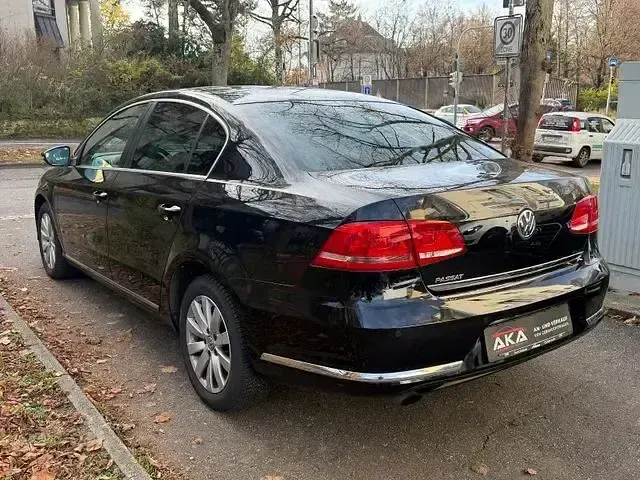 Gebraucht VW Passat Comfortline 122 PS (89 kW) 2013 Schwarz Limousine