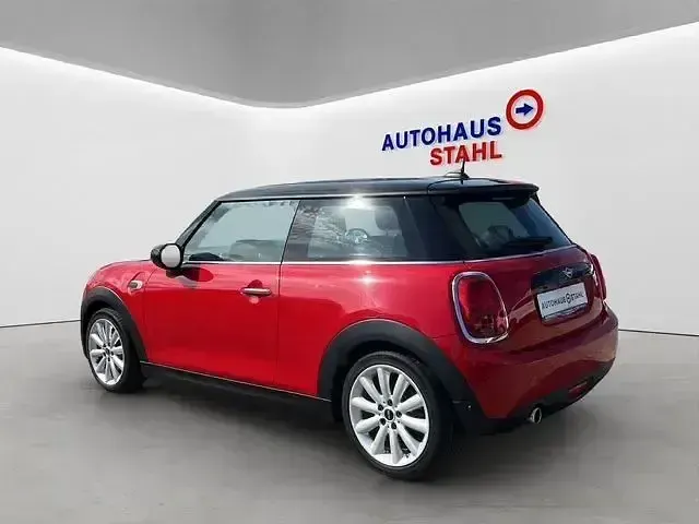 Gebraucht Mini Cooper 136 PS (100 kW) 2019 Rot Kleinwagen