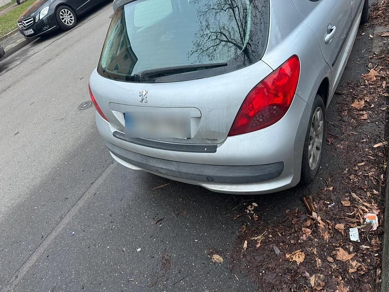 Gebraucht Peugeot 207 88 PS (64 kW) 2007 Silber Kleinwagen