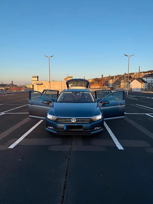 Gebraucht VW Passat 150 PS (110 kW) 2015 Blau Kombi
