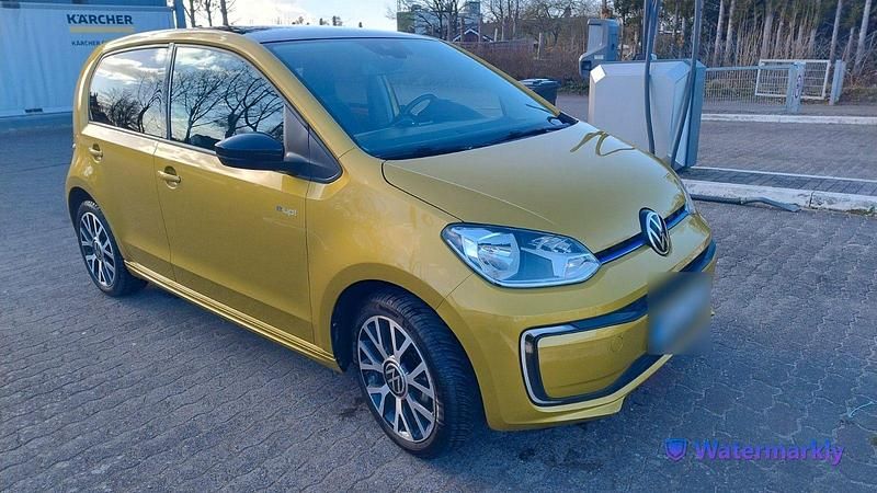 Gebraucht VW e-up! Style 61 kW (83 PS) 2020 Gelb Kleinwagen