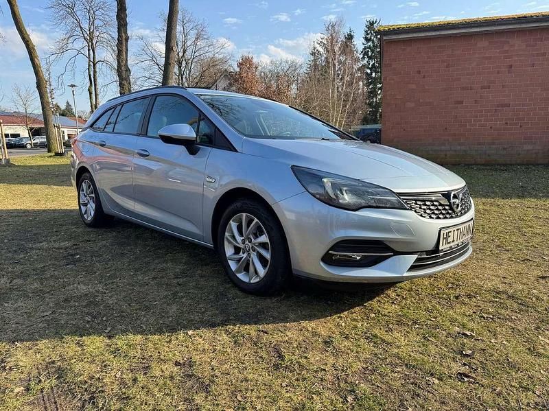 Gebraucht Opel Astra Basis 122 PS (89 kW) 2021 Silber metallic Kombi
