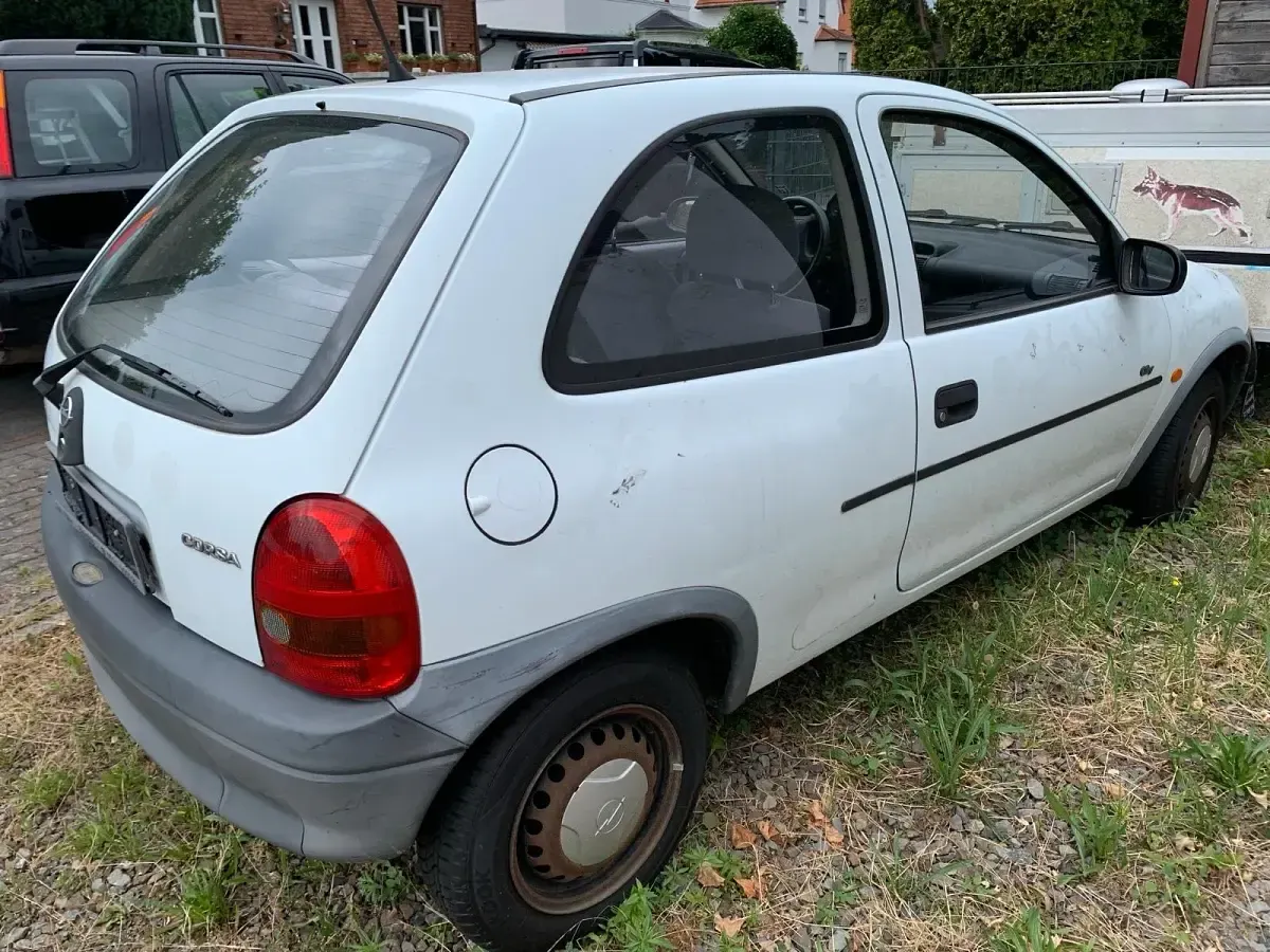 Gebraucht Opel Corsa 60 PS (44 kW) 1997 Weiß Kleinwagen