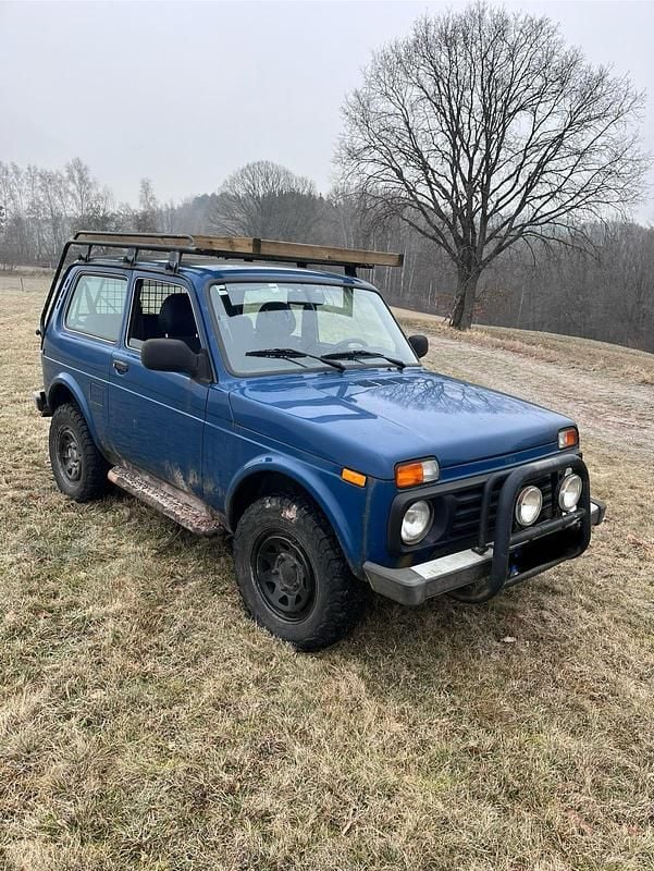 Gebraucht Lada niva 83 PS (61 kW) 2016 Blau SUV