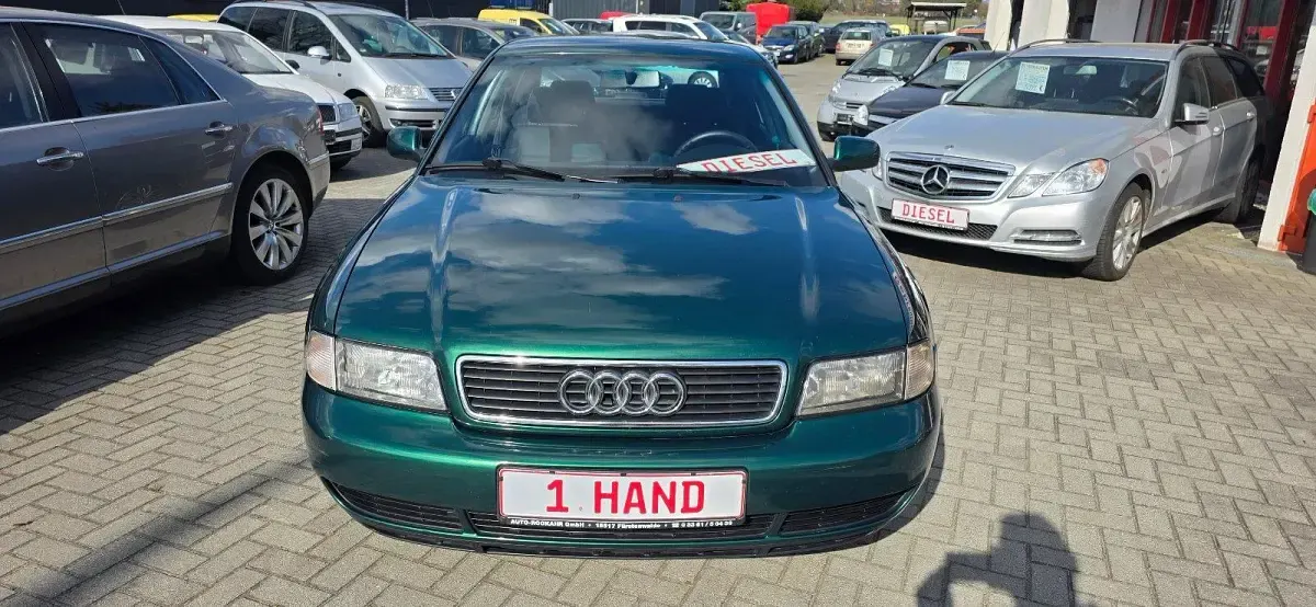 Usata Audi A4 90 CV (66 kW) 1998 Verde Berlina