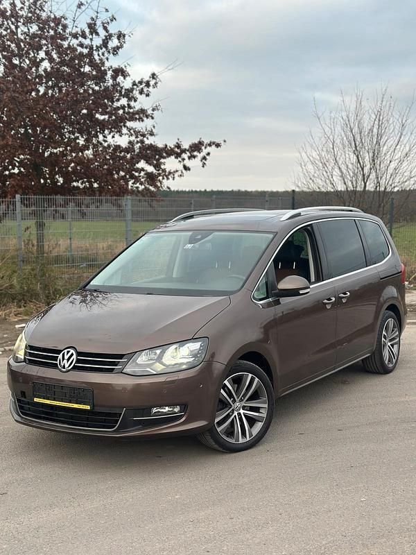 Braun Gebraucht 2011 VW Sharan Van / Kleinbus | 8.399 € (Superpreis) - Bild 1/4
