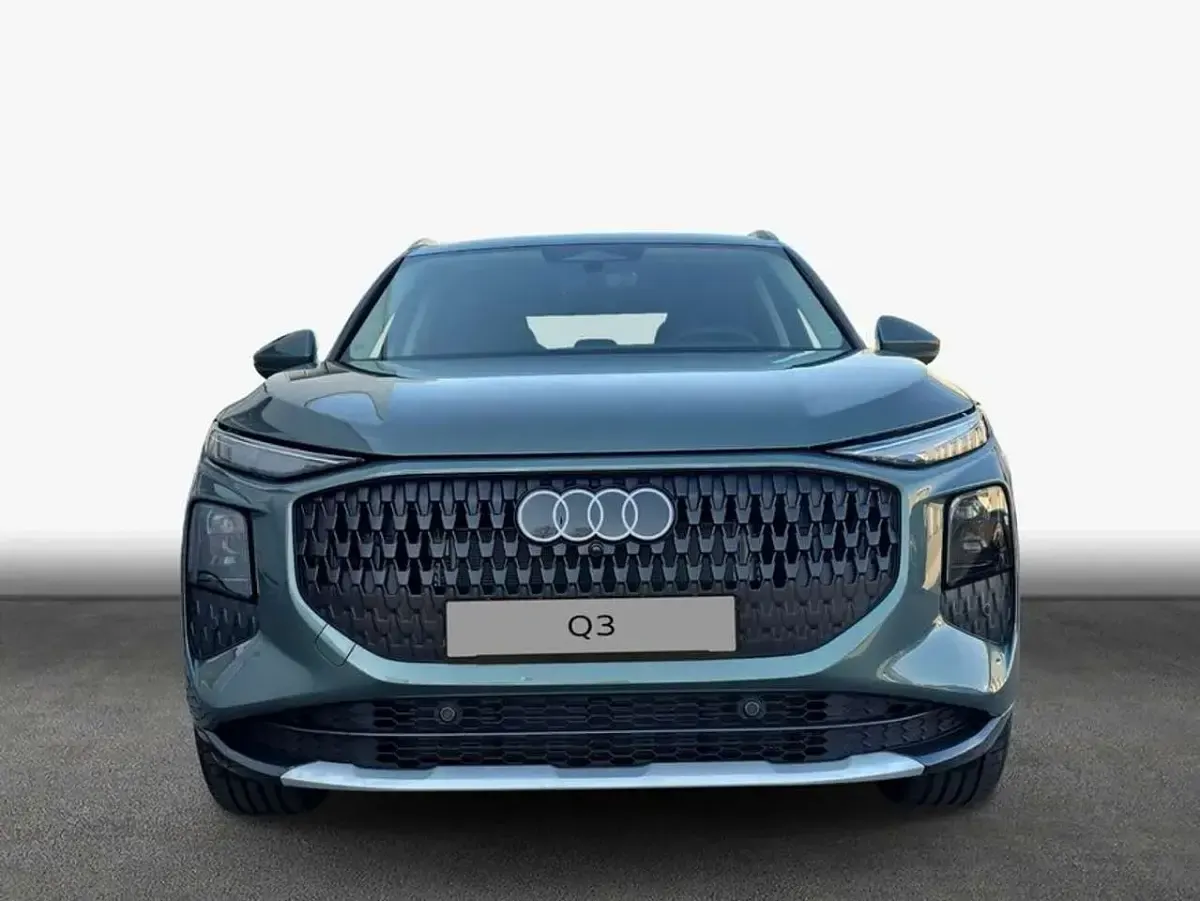 Gebraucht Audi Q3 Sport 150 PS (110 kW) 2026 Grün SUV