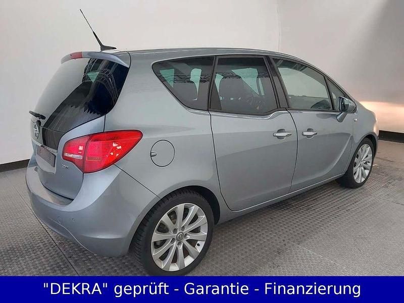 Gebraucht Opel Meriva Innovation 101 PS (74 kW) 2011 Silber Van / Kleinbus