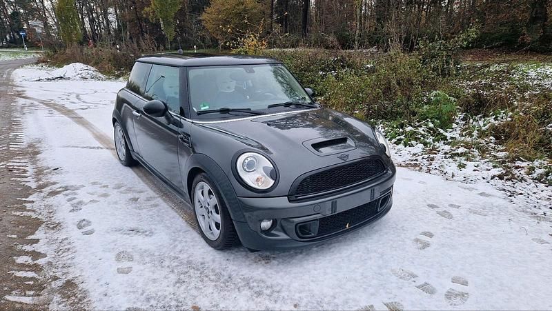 Grau Gebraucht 2011 Mini Cooper S Kleinwagen | 8.000 € (Guter Preis) - Bild 1/4