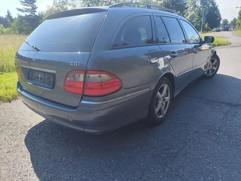 Gebraucht Mercedes E220 Elegance 170 PS (125 kW) 2009 Grau Limousine