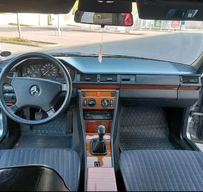 Gebraucht Mercedes E230 1989 Limousine