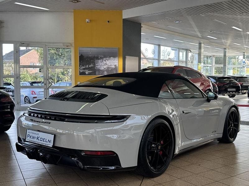 Gebraucht Porsche 992 485 PS (356 kW) 2025 Grau Cabrio