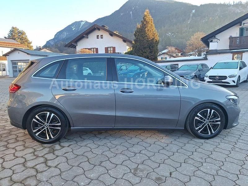 Gebraucht Mercedes 200 Progressive 150 PS (110 kW) 2024 Grau Limousine