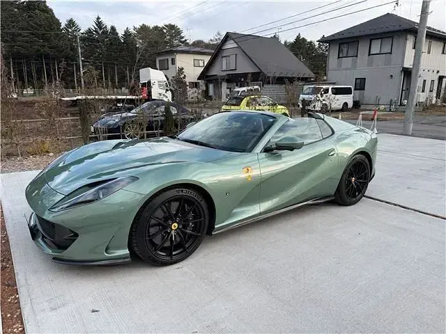 Gebraucht Ferrari 812 799 PS (587 kW) 2021 Grün Cabrio