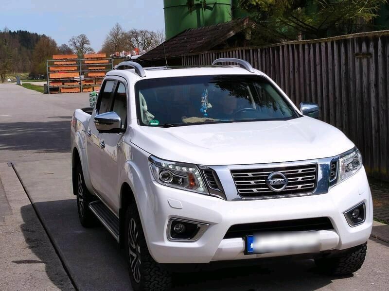 Weiß Gebraucht 2018 Nissan Navara Tekna Abholung | 31.799 € - Bild 1/4