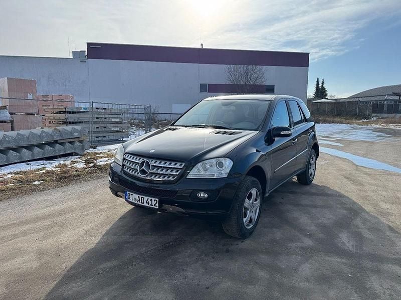 Schwarz Gebraucht 2008 Mercedes ML320 SUV | 8.000 € (Fairer Preis) - Bild 1/4