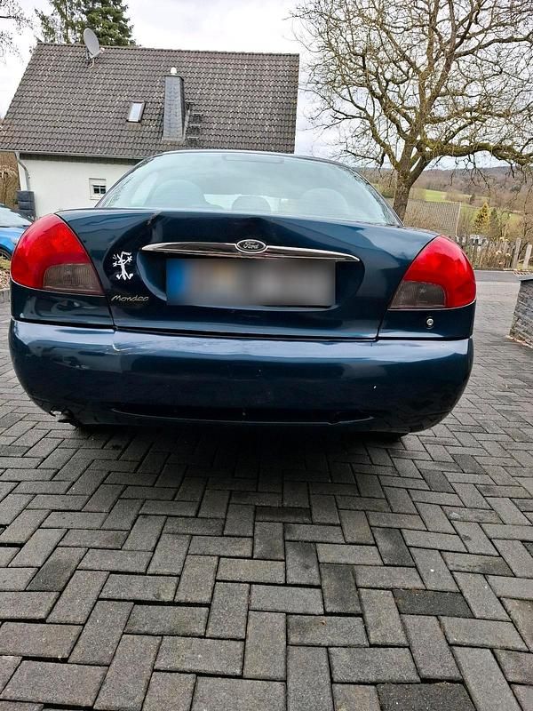 Gebraucht Ford Mondeo 115 PS (84 kW) 1997 Blau Limousine