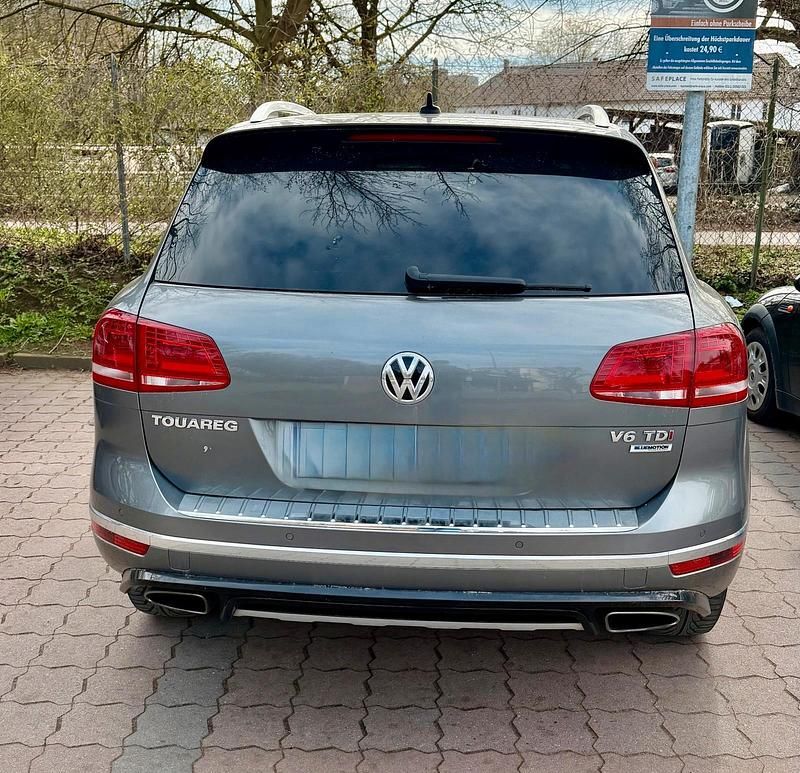 Gebraucht VW Touareg R-line 262 PS (192 kW) 2017 Grau SUV