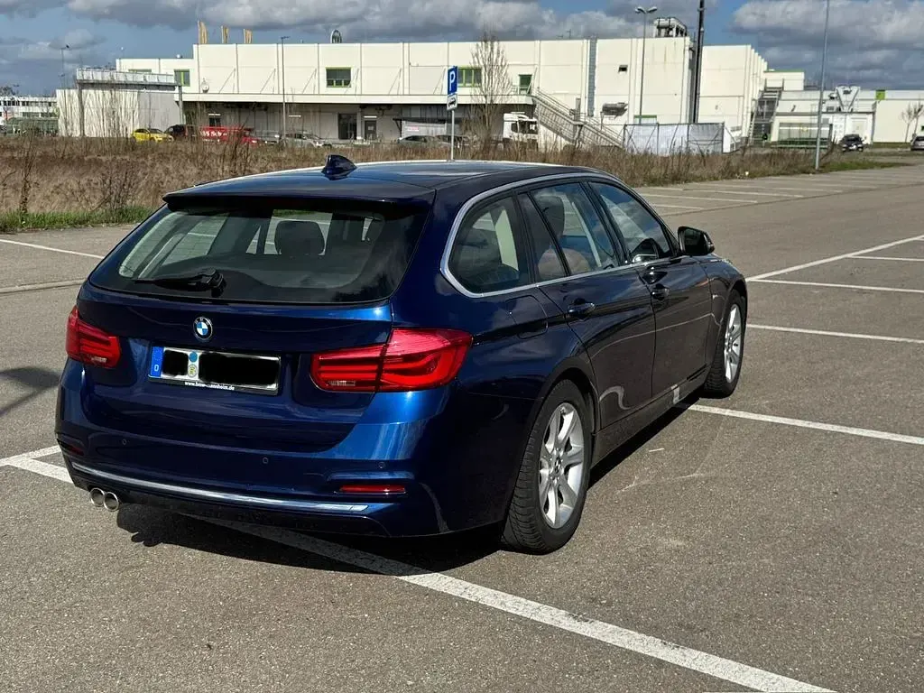 Gebraucht BMW 320 Luxury Line 190 PS (139 kW) 2017 Blau Kombi